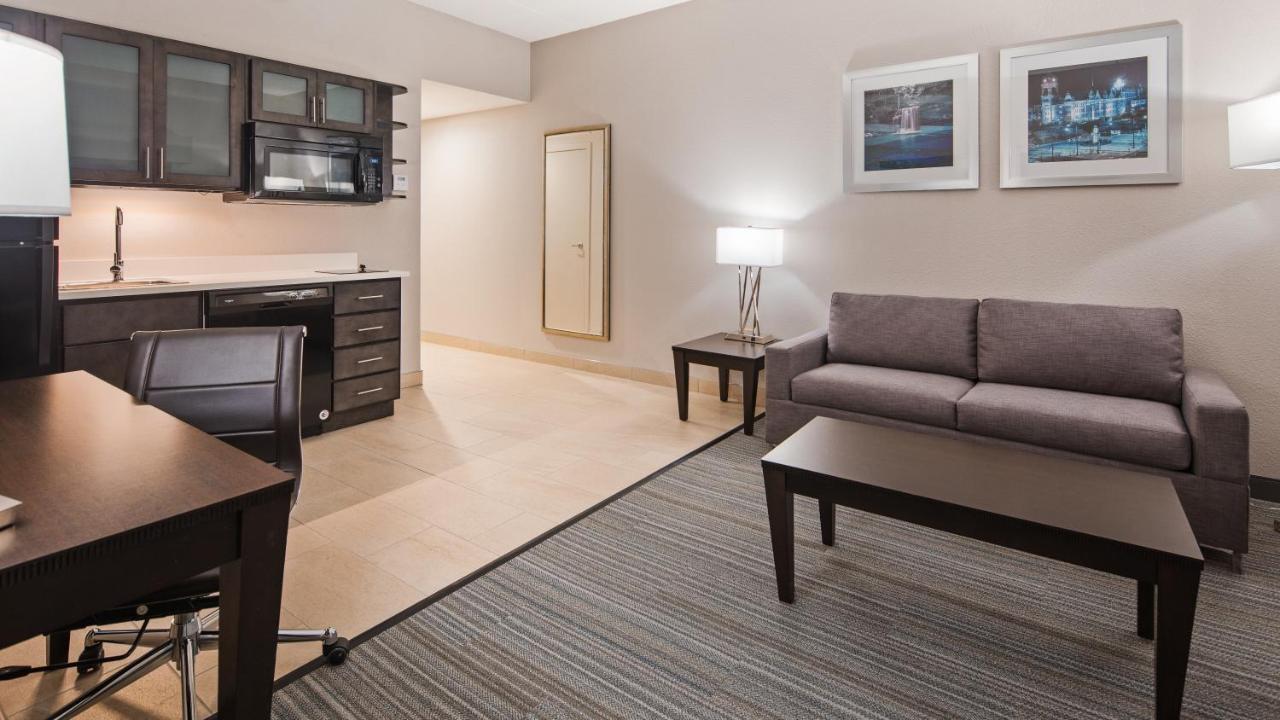 King Suite with Kitchenette at Best Western Plus Wilkes Barre-Scranton Airport Hotel