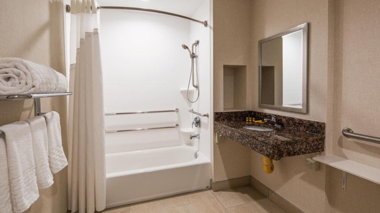 Queen Room with Mobility Accessible Bathtub at Best Western Plus Wilkes Barre-Scranton Airport Hotel