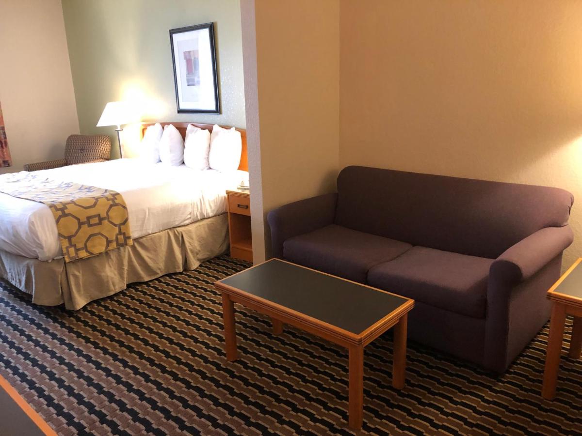 King Studio Suite - Non-Smoking at Baymont by Wyndham Fort Wayne