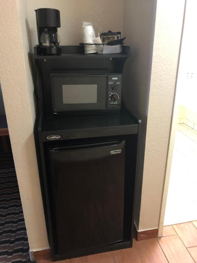 King Studio Suite - Mobility Access/Non-Smoking at Baymont by Wyndham Fort Wayne