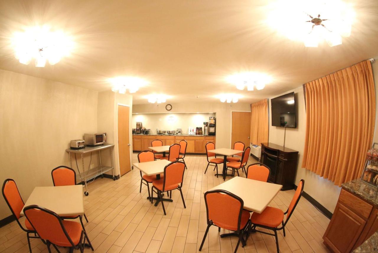 | Super 8 by Wyndham Portsmouth