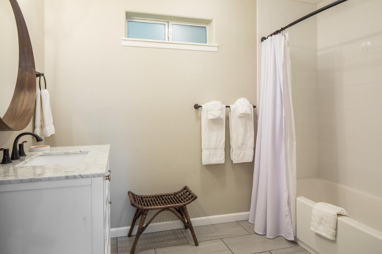 King Room at Cottages on River Road