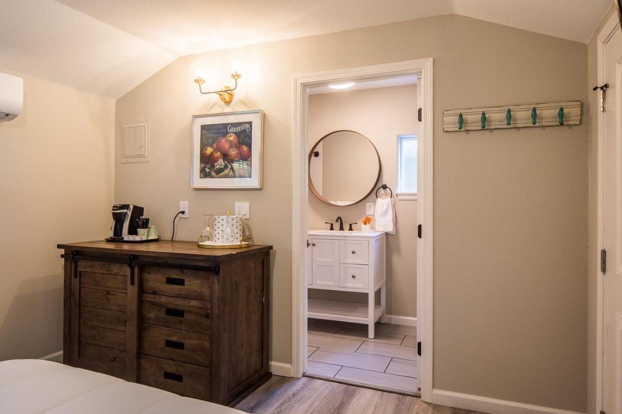 Queen Studio at Cottages on River Road