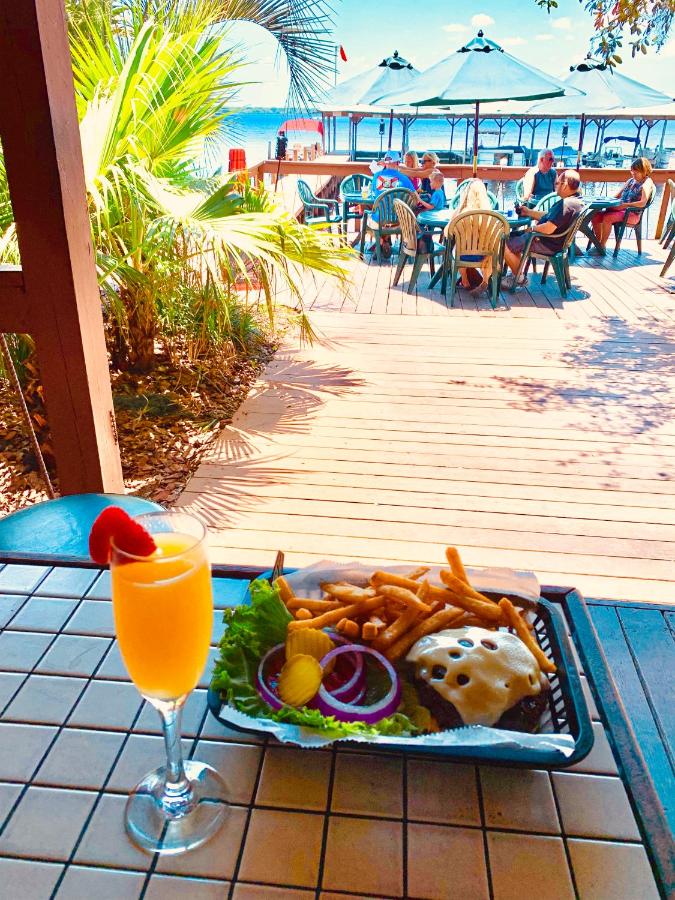  | Lake Minneola Inn