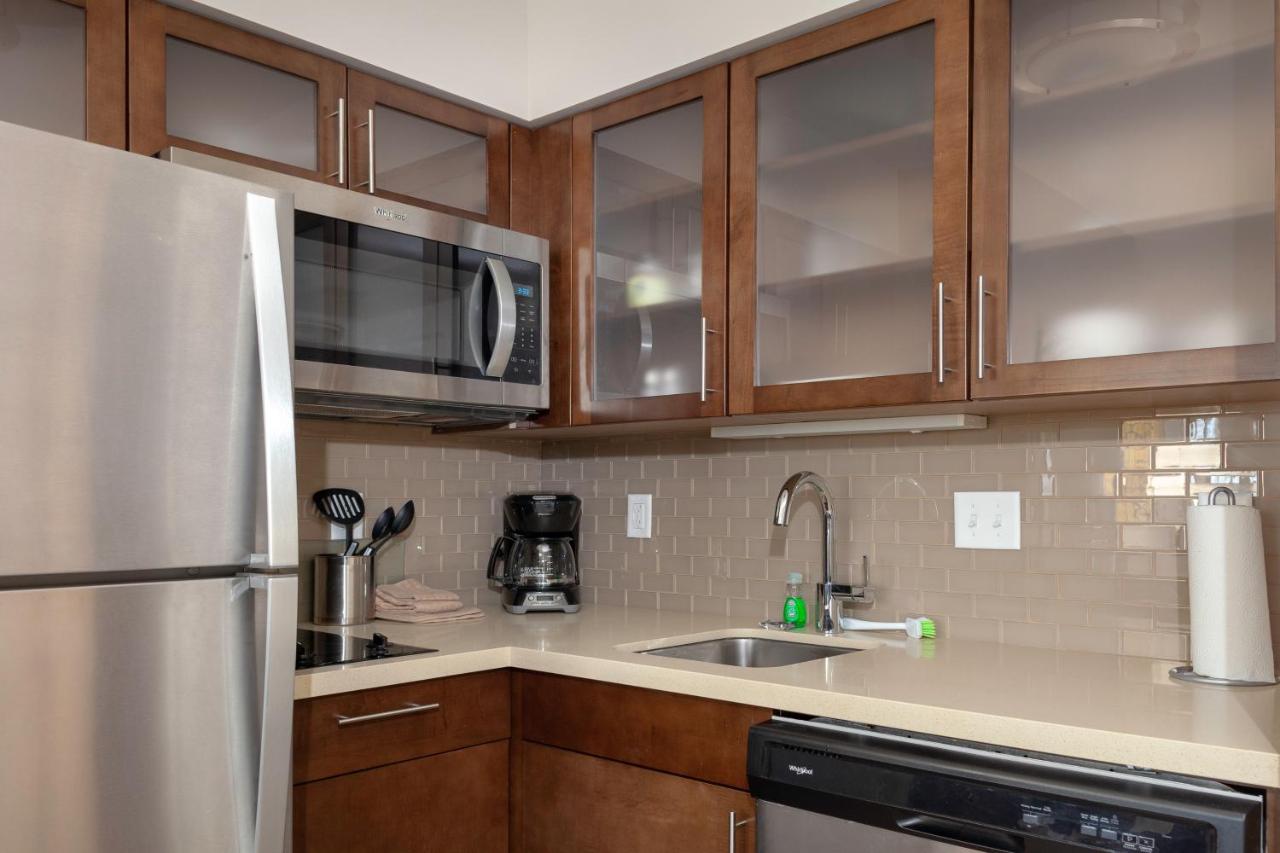 | Staybridge Suites Phoenix East - Gilbert, an IHG Hotel