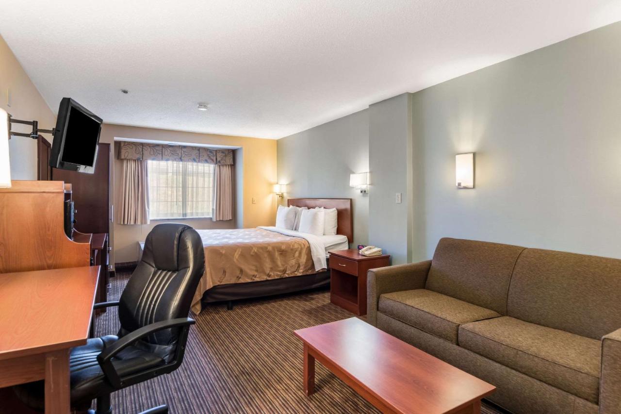 Standard King Suite - Non-Smoking at Quality Inn Chester - South Richmond