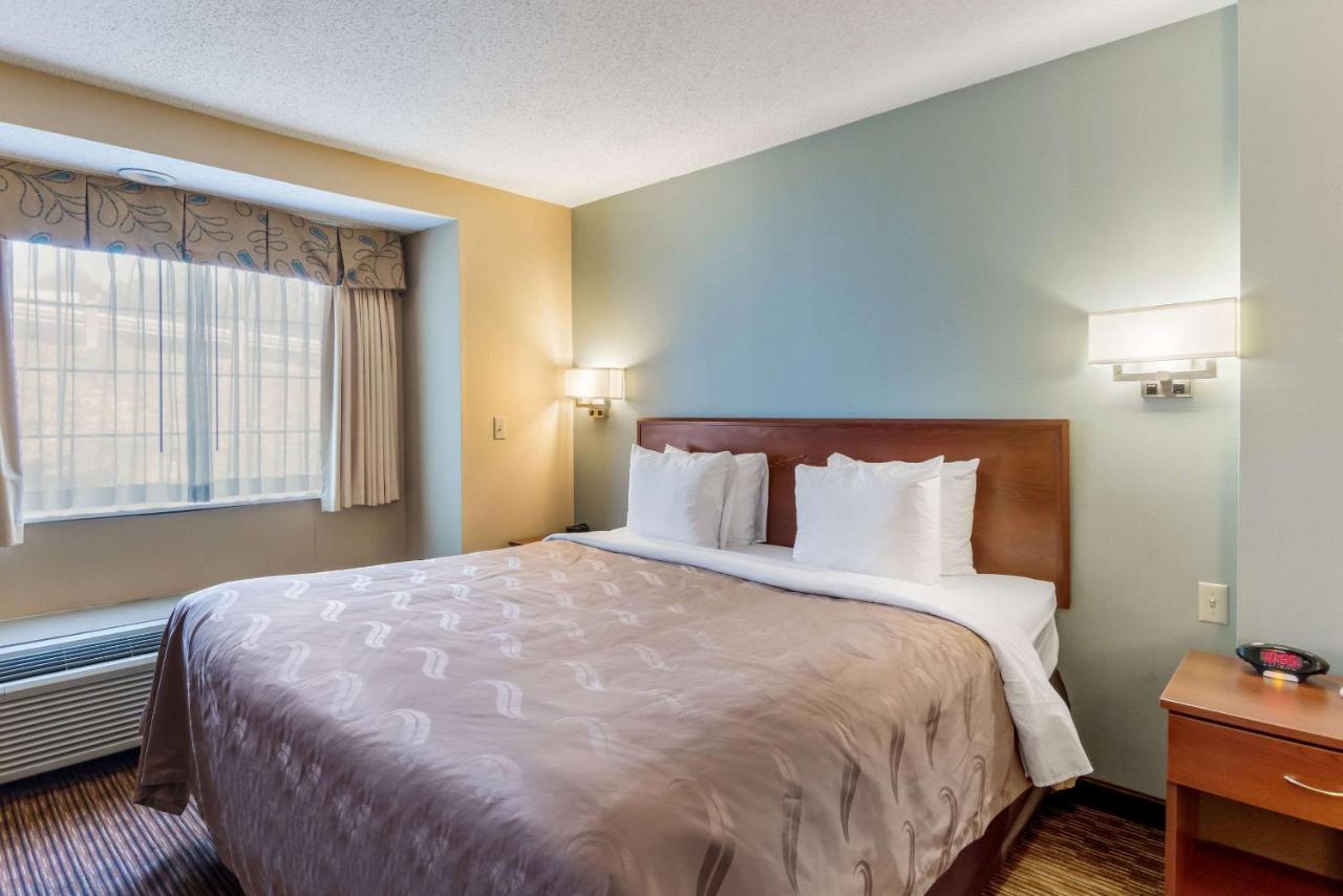 Standard King Suite - Non-Smoking at Quality Inn Chester - South Richmond