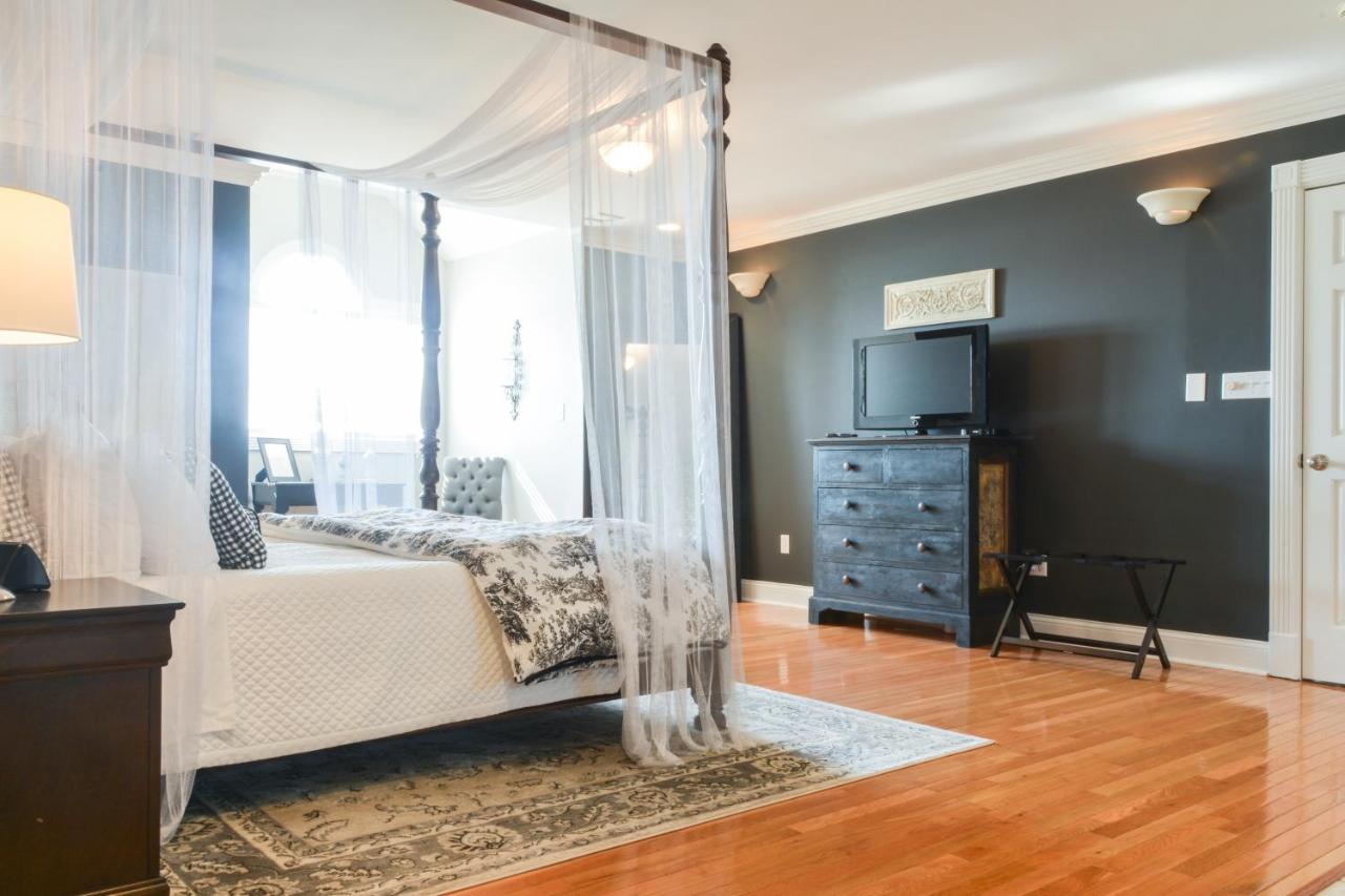 | Barren Breeze Bed and Breakfast