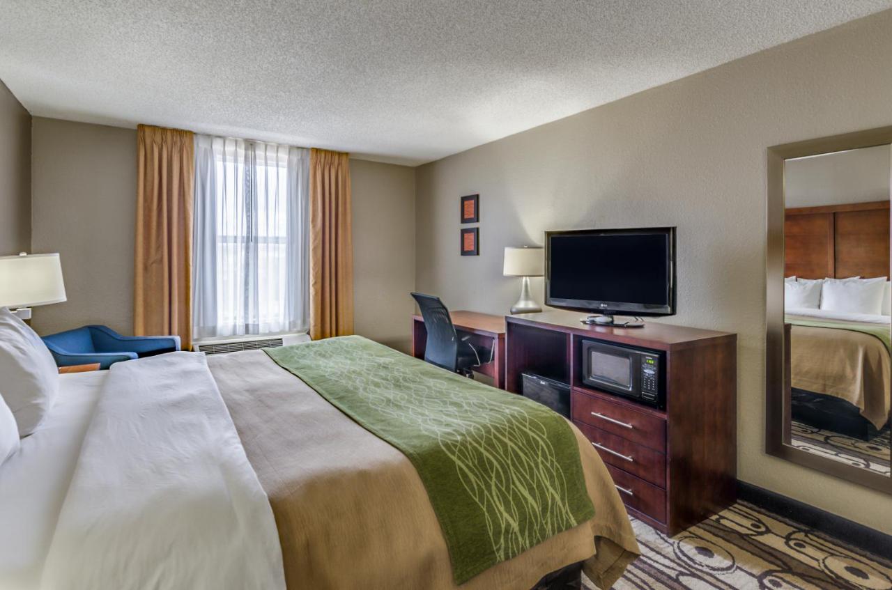 King Room - Non-Smoking at Comfort Inn & Suites Staunton