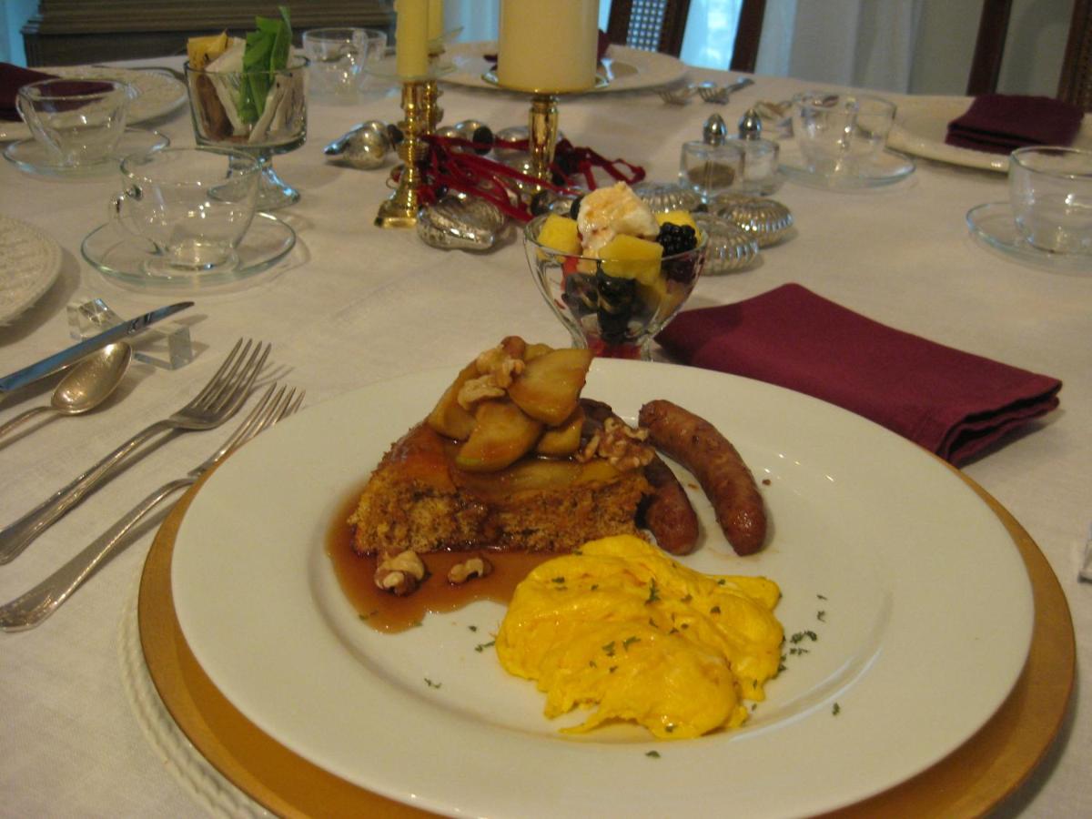 | Riverside Gables Bed and Breakfast