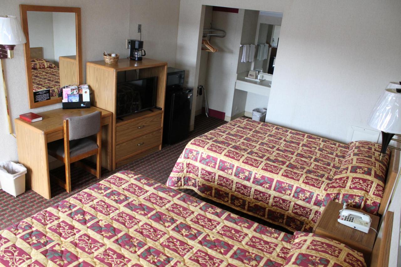 | Budget Host Inn Bristol