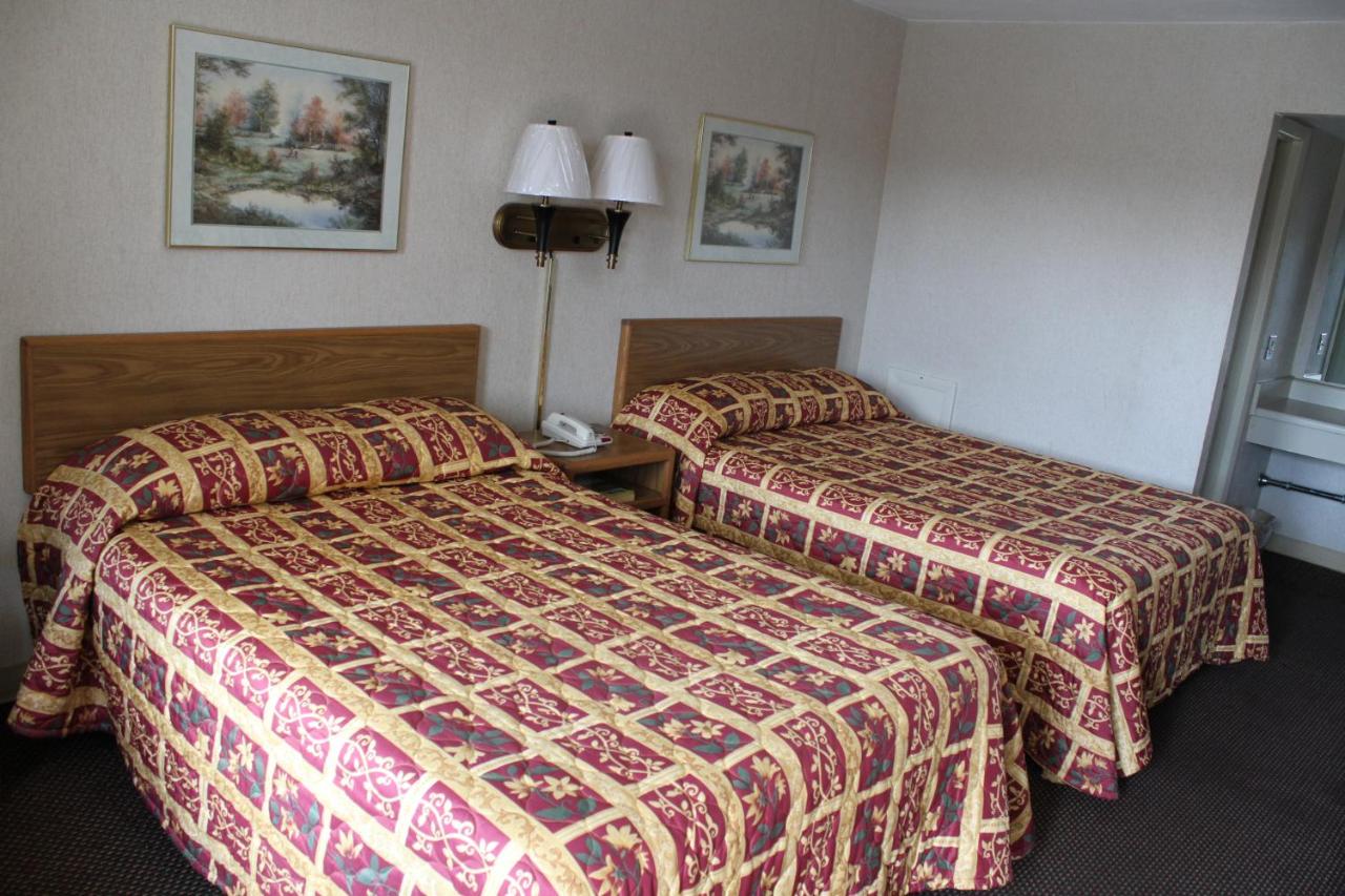 | Budget Host Inn Bristol