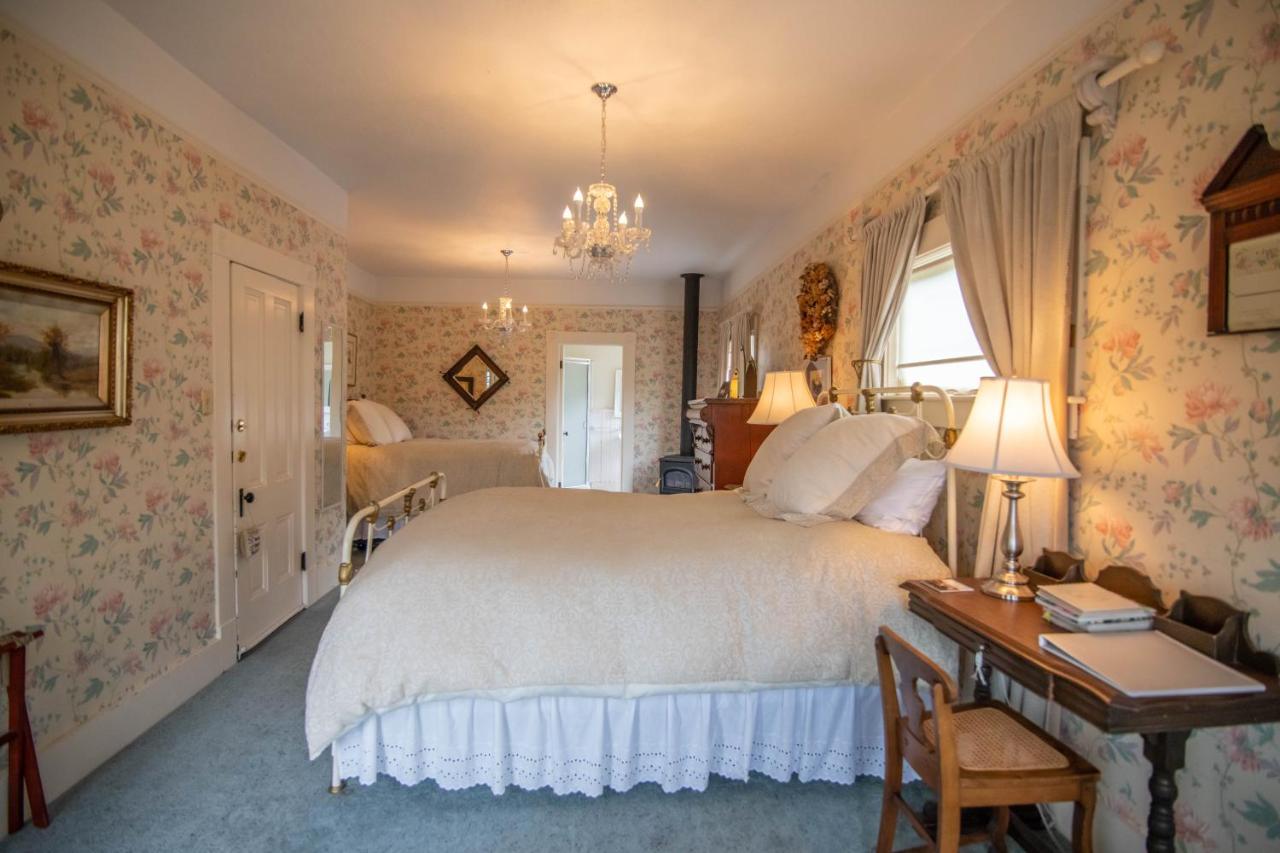  | Clementine's Guest House