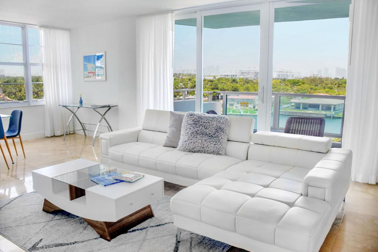 Corner Bayview Master Suite 2 Bedroom 2 Bath and Kitchen at Seacoast Suites on Miami Beach