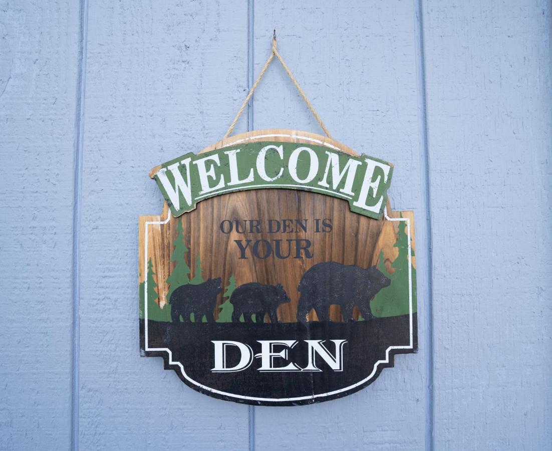 | Bears Den Alaska Lodging