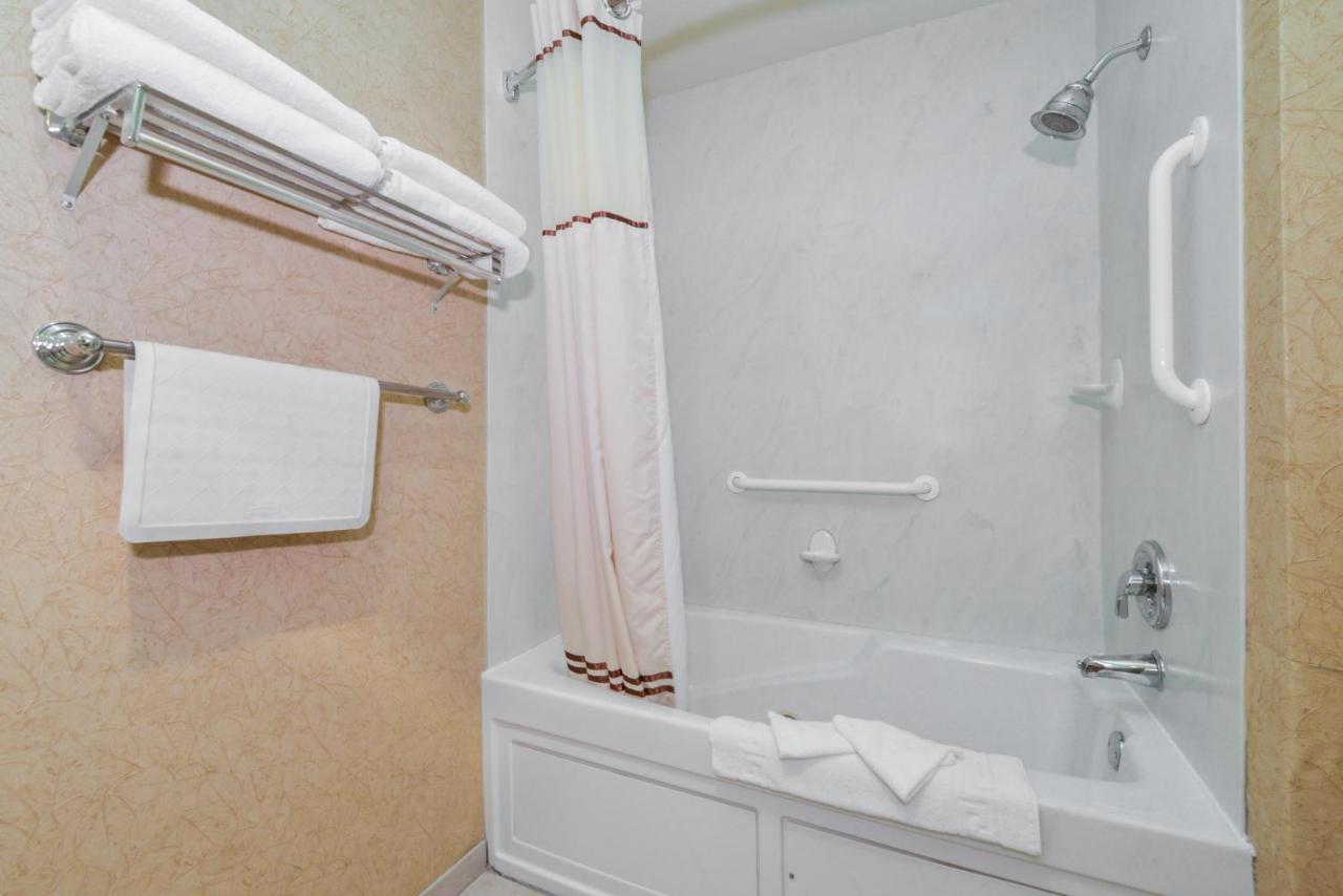 Family Suite - Non-Smoking at Best Western Plus Black Oak