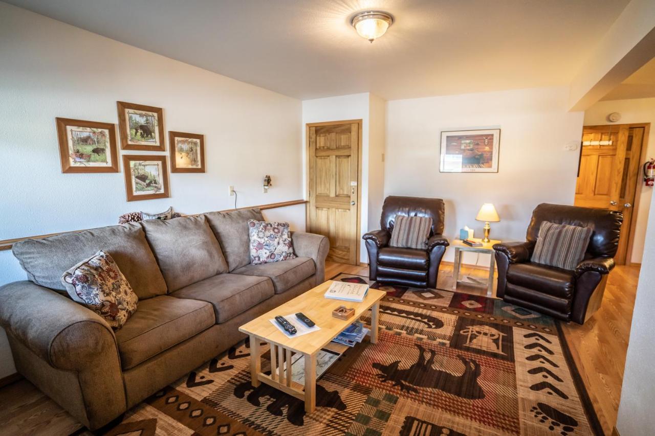 | Bears Den Alaska Lodging