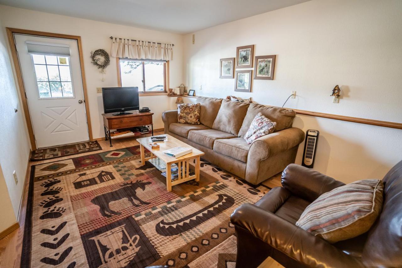 | Bears Den Alaska Lodging