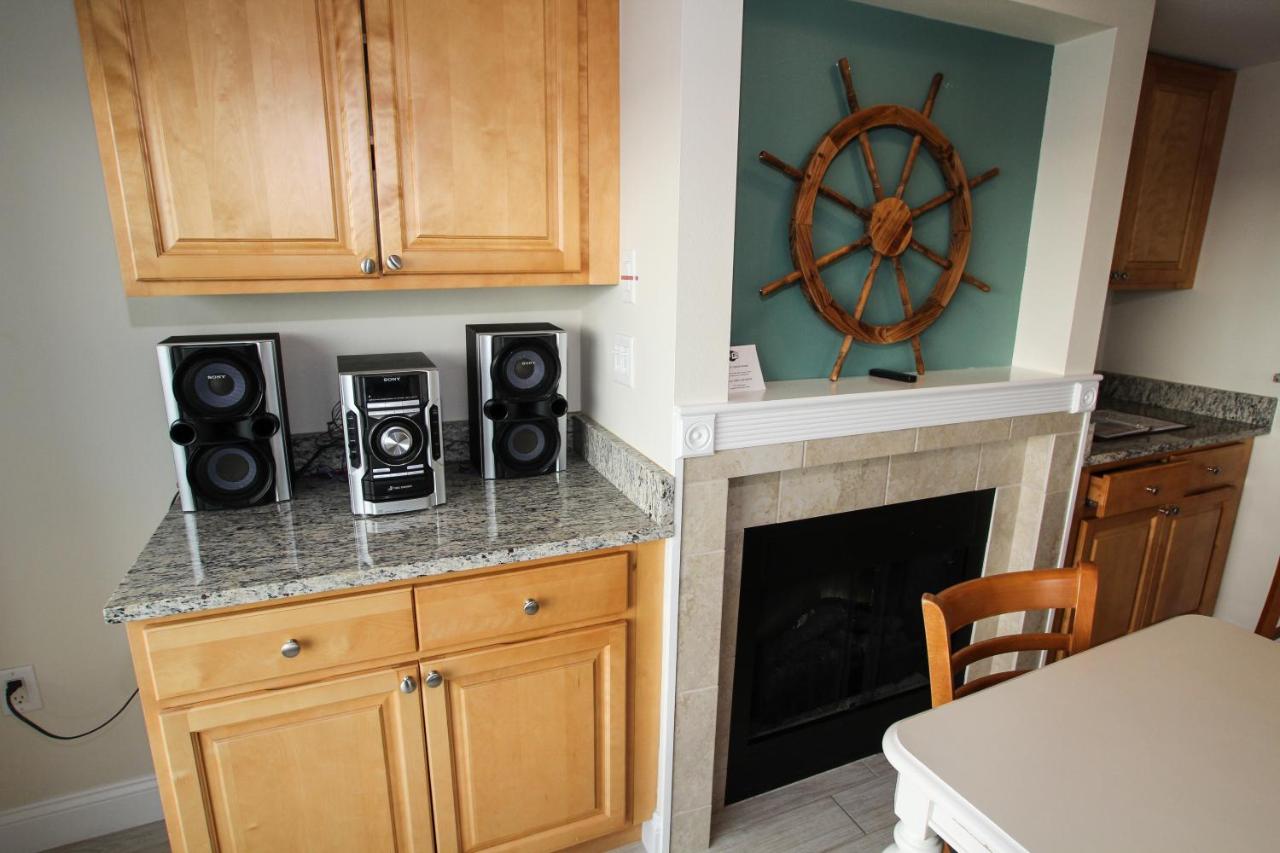 Deluxe Suite at Ocean Club on Smuggler's Beach