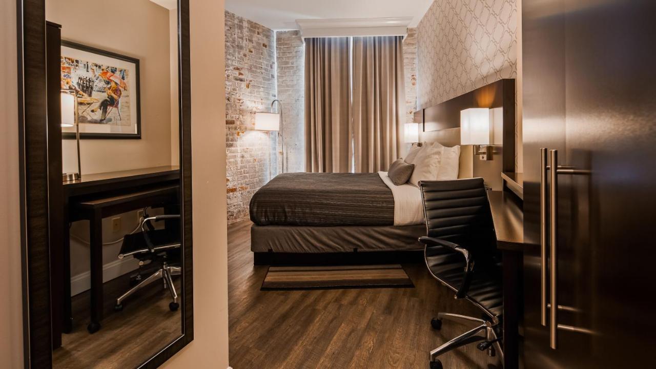 Queen Room at Best Western Plus St. Christopher Hotel