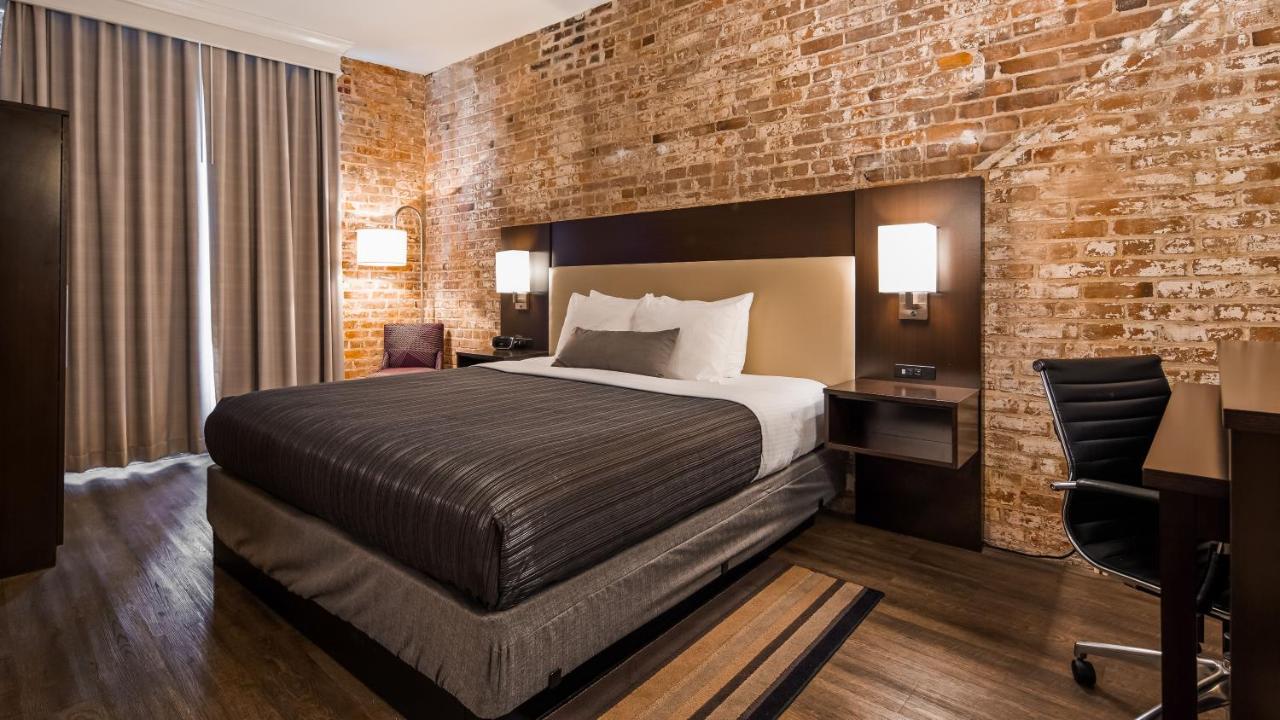 Queen Room at Best Western Plus St. Christopher Hotel