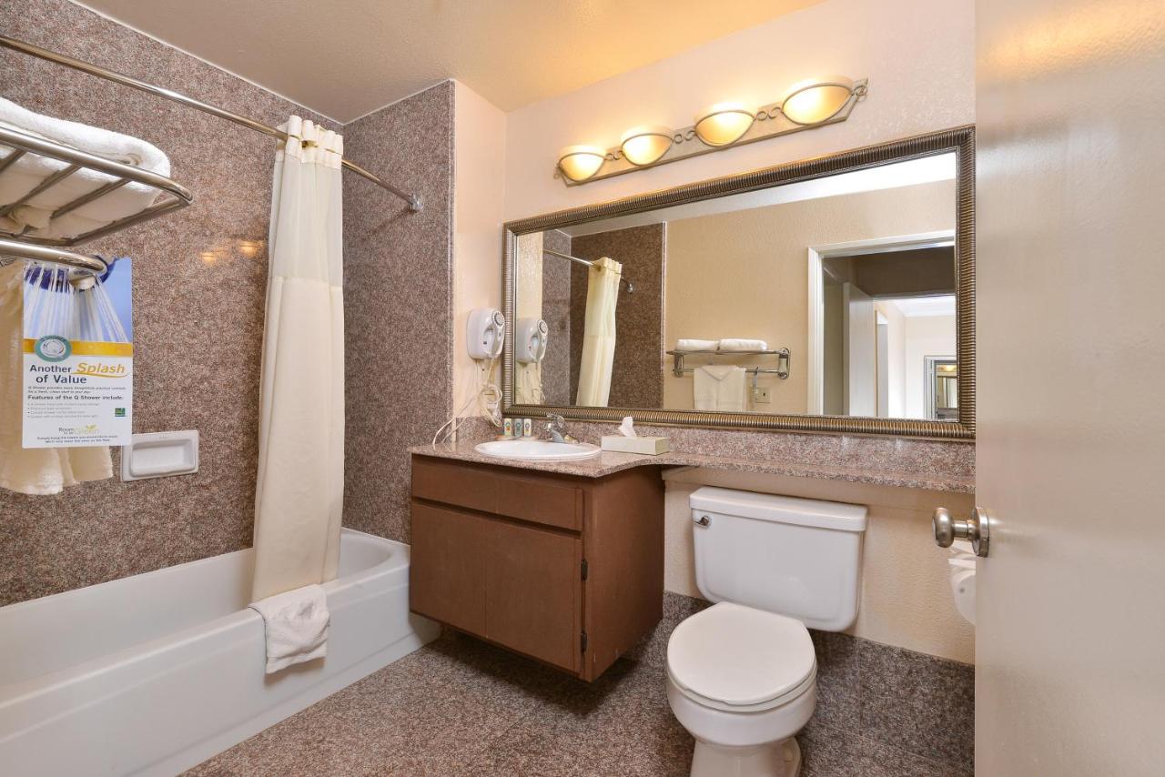 Queen Suite with Sofa Bed and Living Room - Non-Smoking at Quality Inn Temecula Valley Wine Country