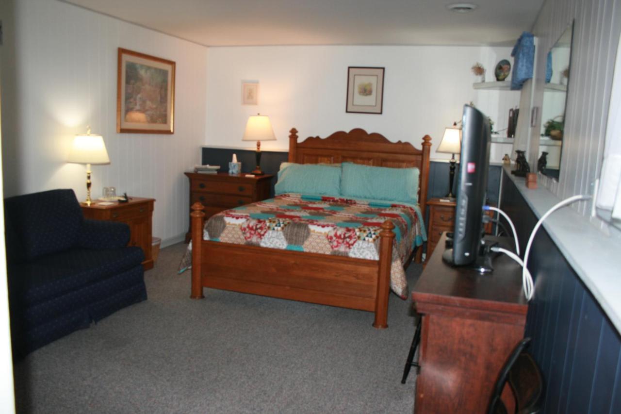 | Carriage Corner Bed & Breakfast