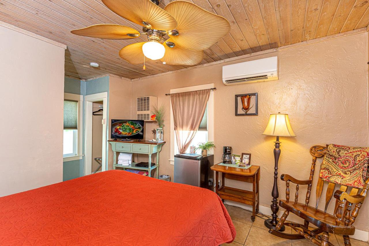  | River Rock Inn