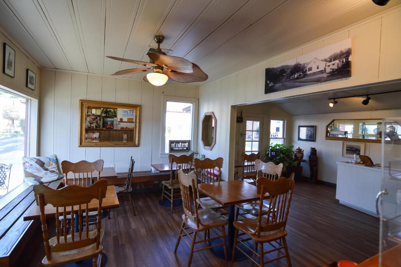  | River Rock Inn