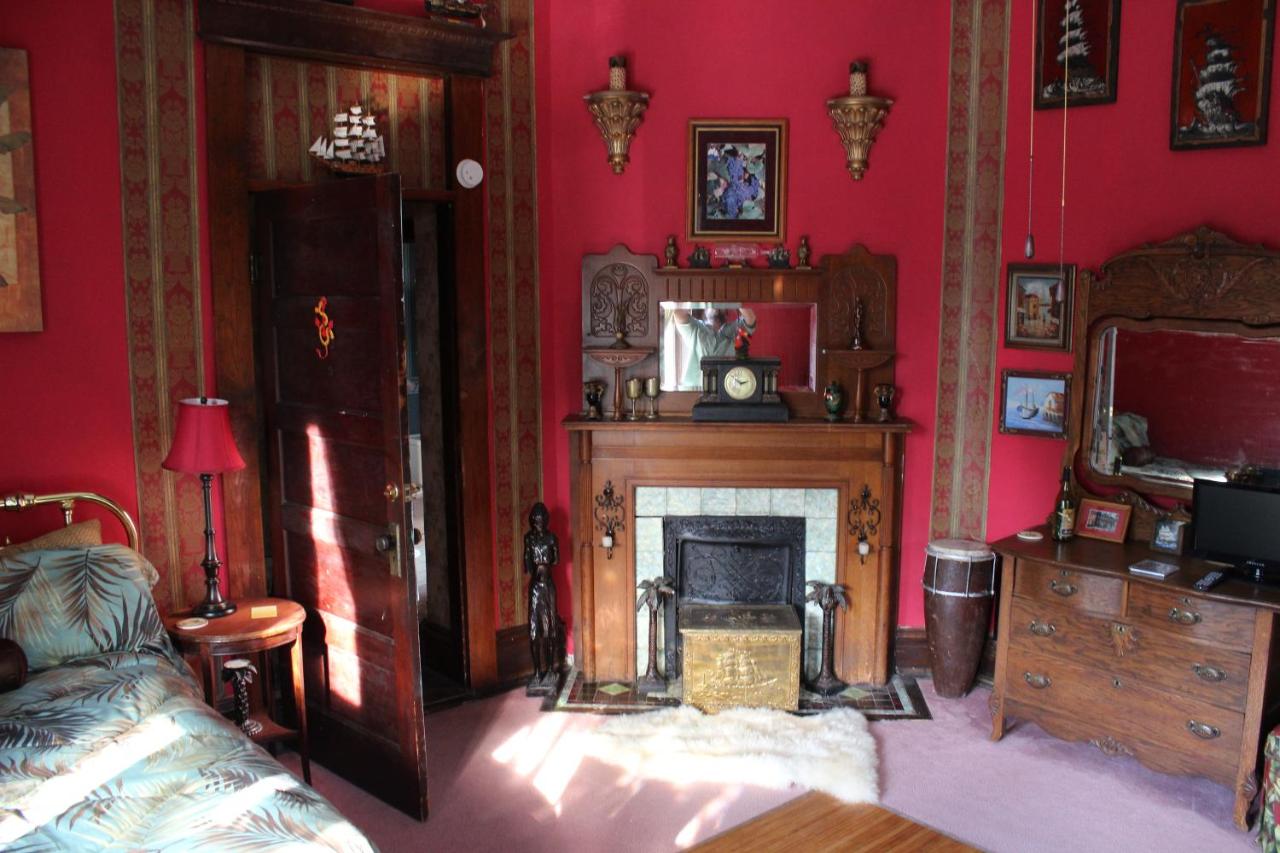 | Riverview Mansion Hotel