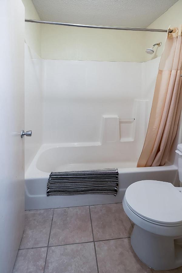 Double Room with Two Double Beds at OYO Hotel Manning SC