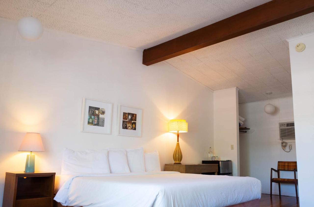  | The Grayhaven Motel