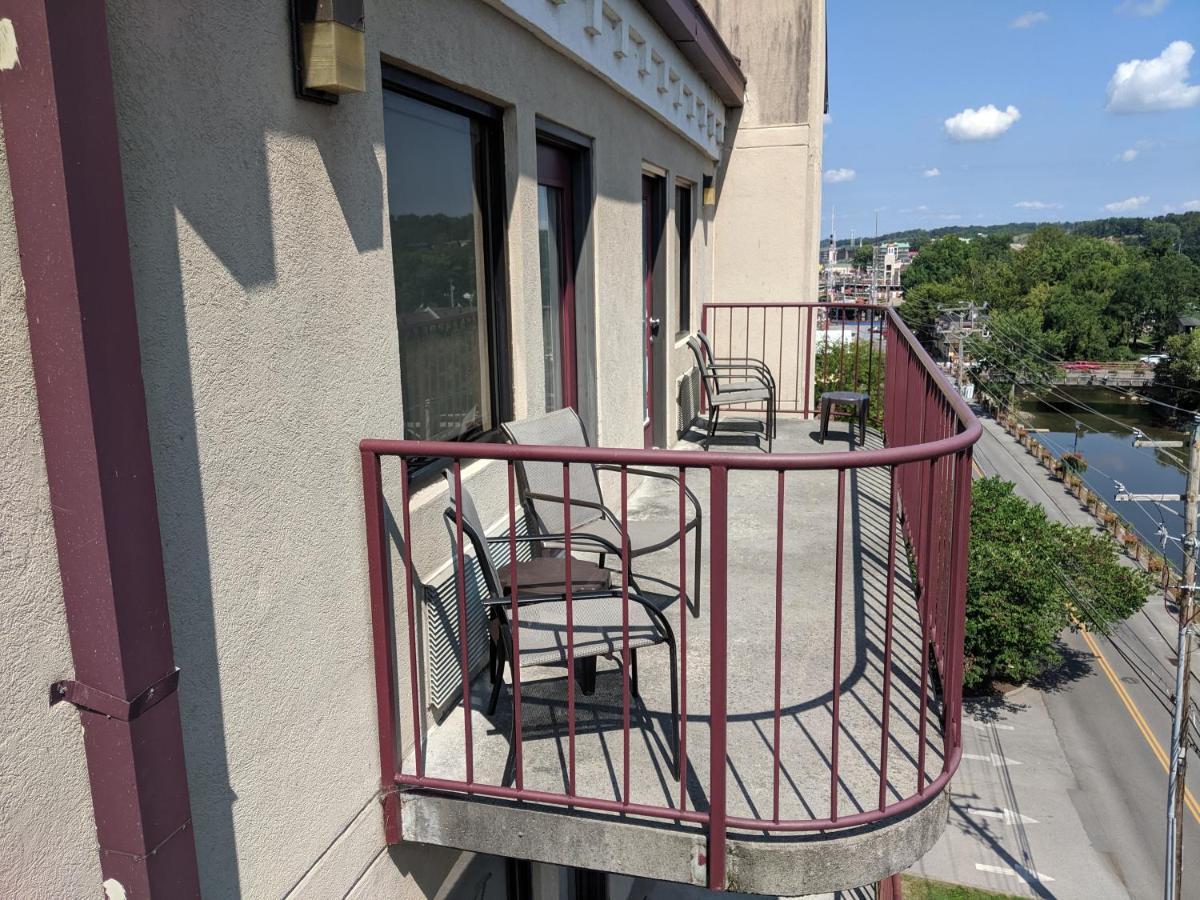 | Riverside Tower