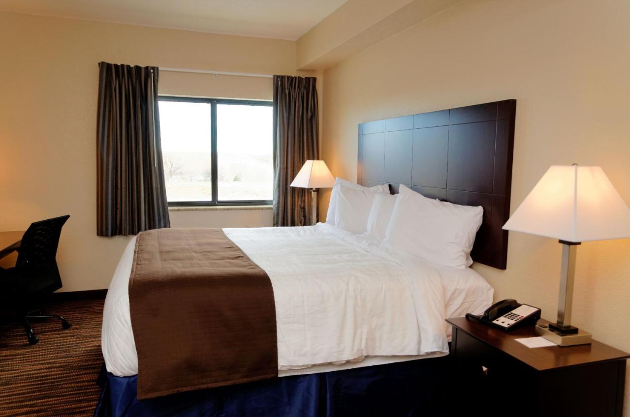 Standard King Room at Cobblestone Inn & Suites - Denison - Oak Ridge