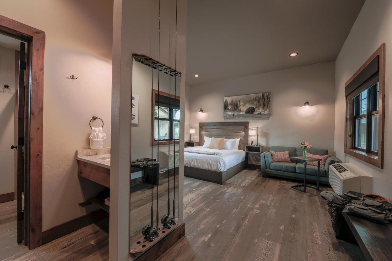| Golden Stone Inn