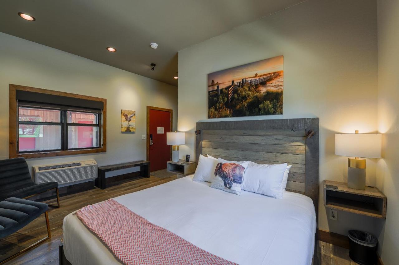 | Golden Stone Inn