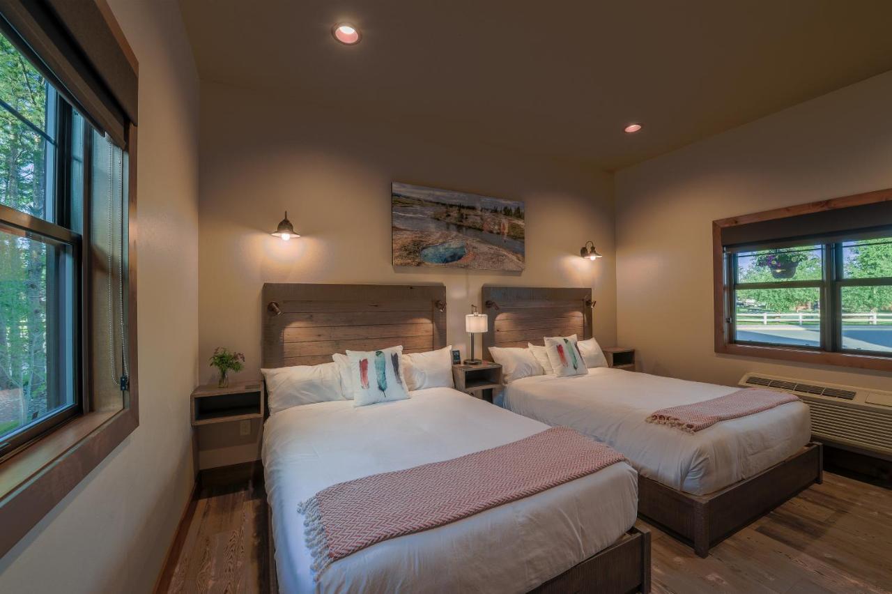 | Golden Stone Inn