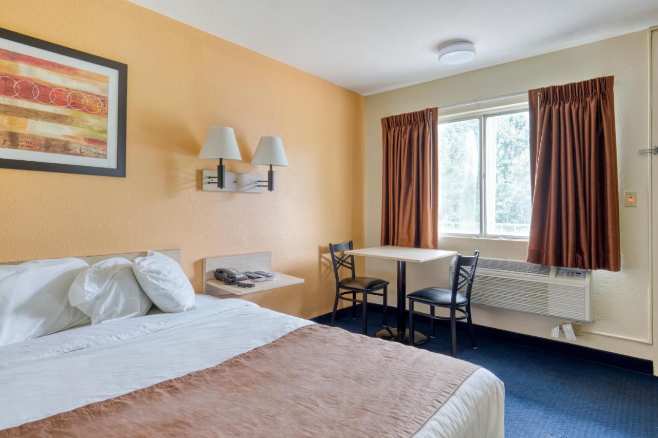 | Days Inn by Wyndham New Philadelphia