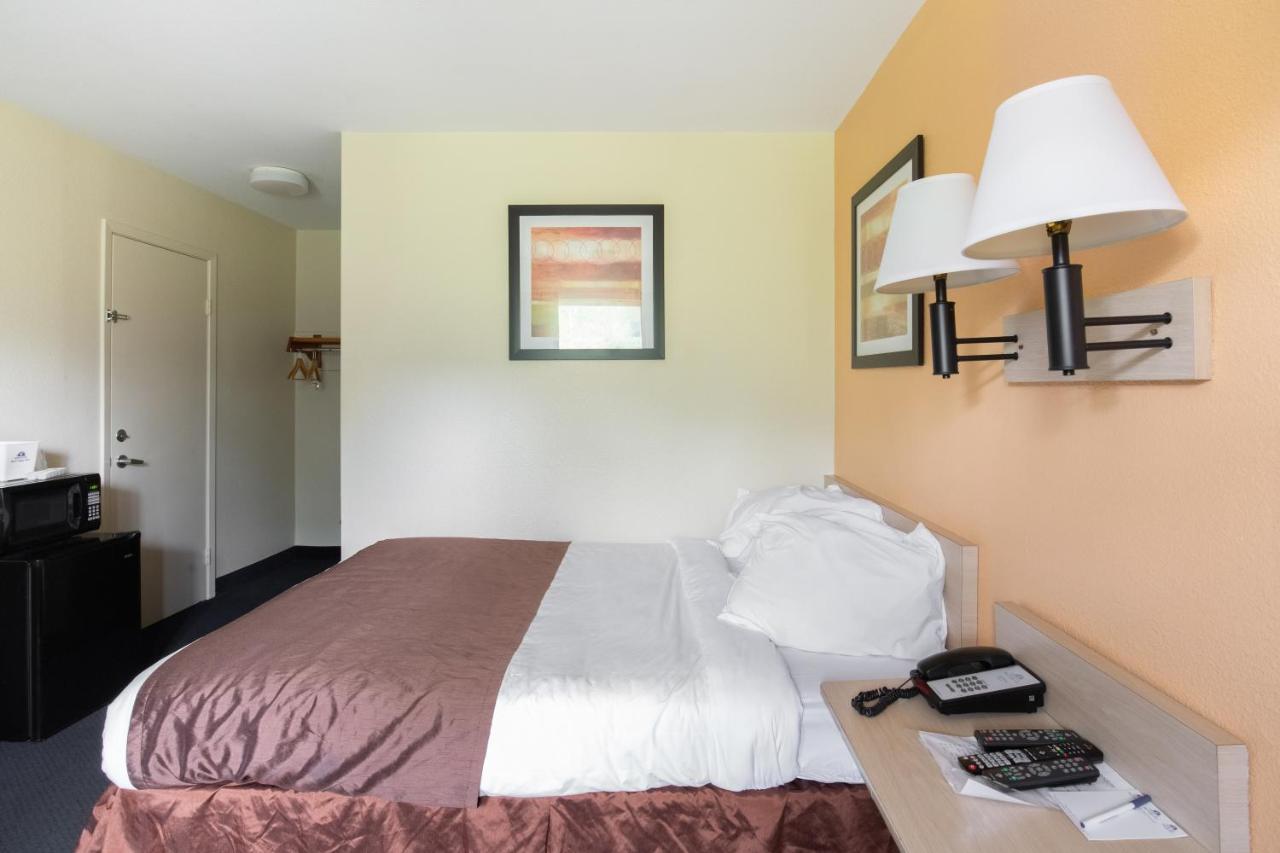  | Days Inn by Wyndham New Philadelphia