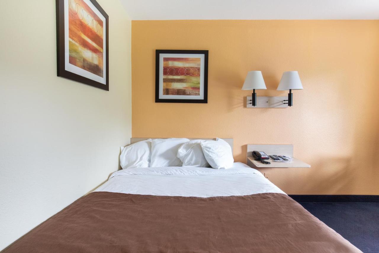  | Days Inn by Wyndham New Philadelphia