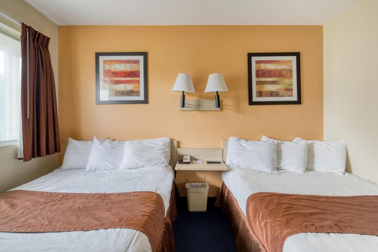  | Days Inn by Wyndham New Philadelphia