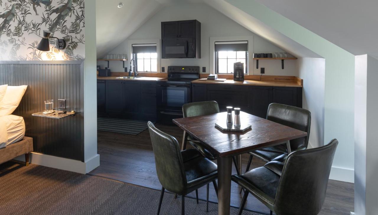 | THE INN DOWNTOWN - A Boutique Apartment Hotel