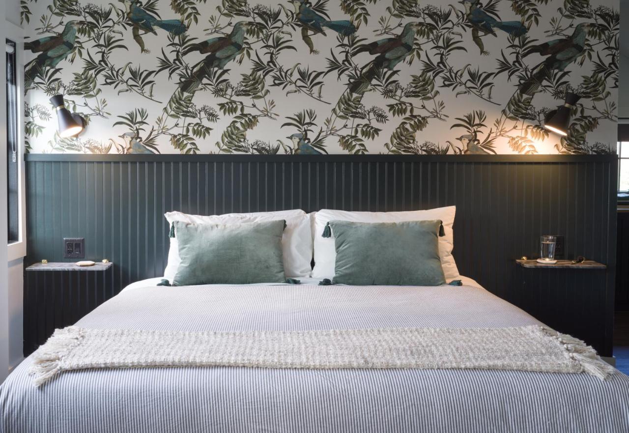 | THE INN DOWNTOWN - A Boutique Apartment Hotel