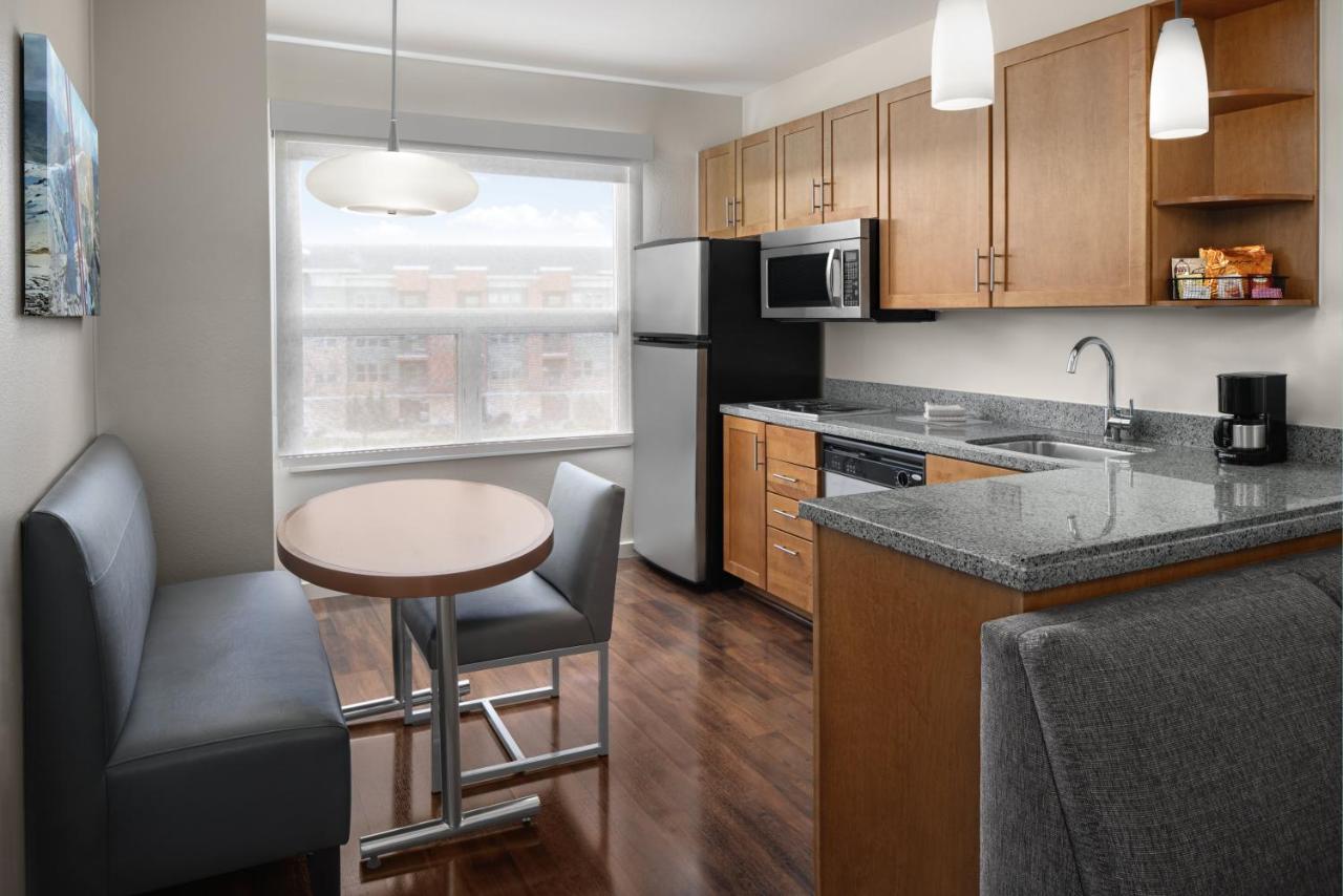 One-Bedroom King Suite at HYATT house Boulder/Broomfield