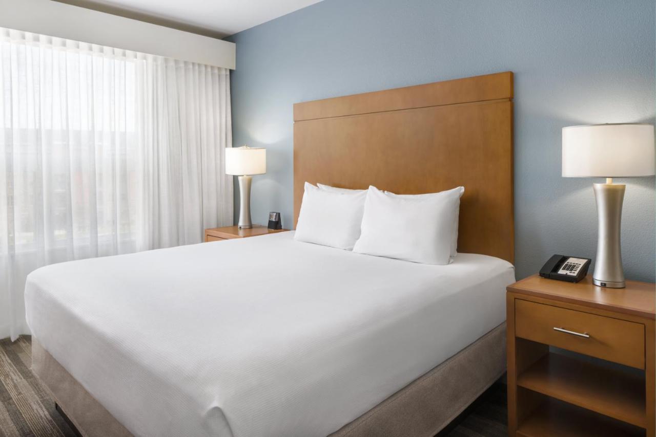 King Room - Disability Access with Roll-In Shower at HYATT house Boulder/Broomfield