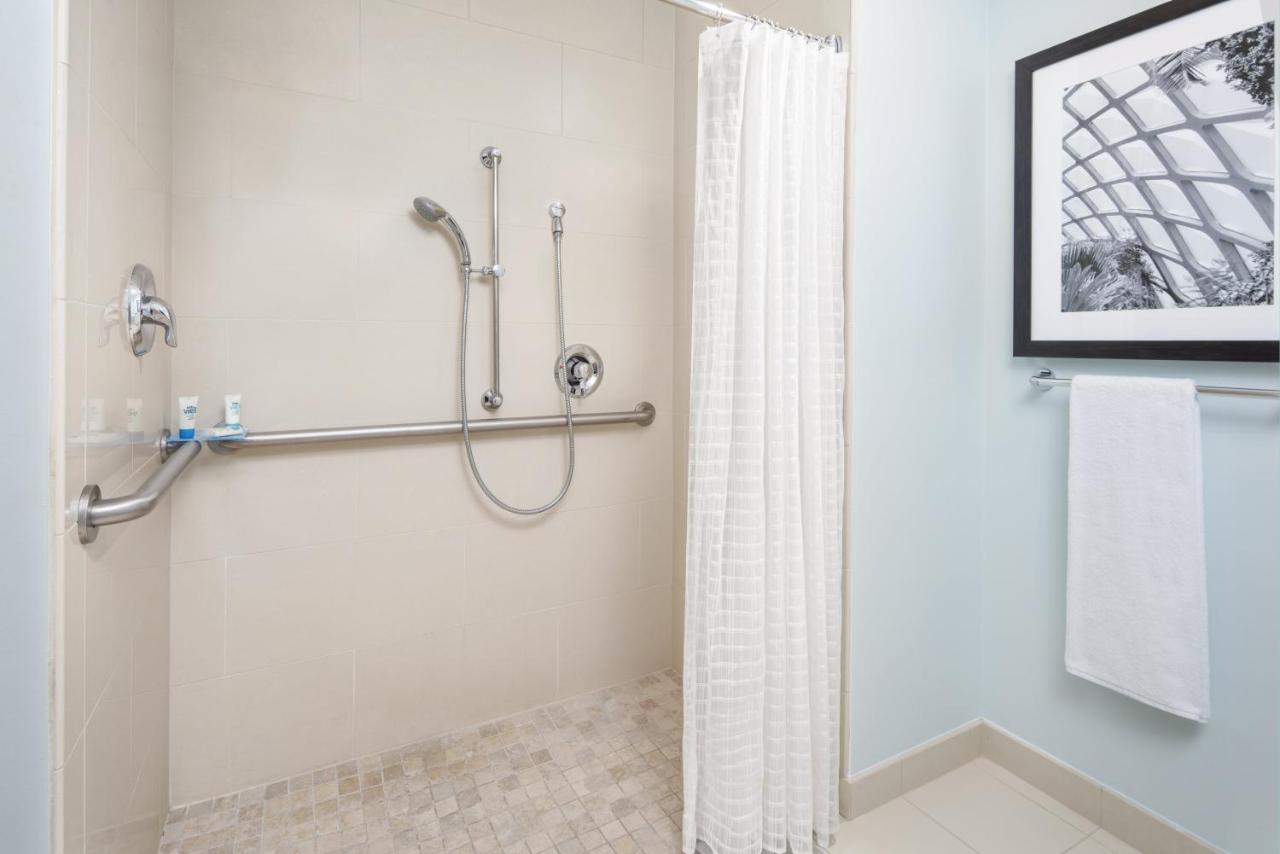 King Room - Disability Access with Roll-In Shower at HYATT house Boulder/Broomfield