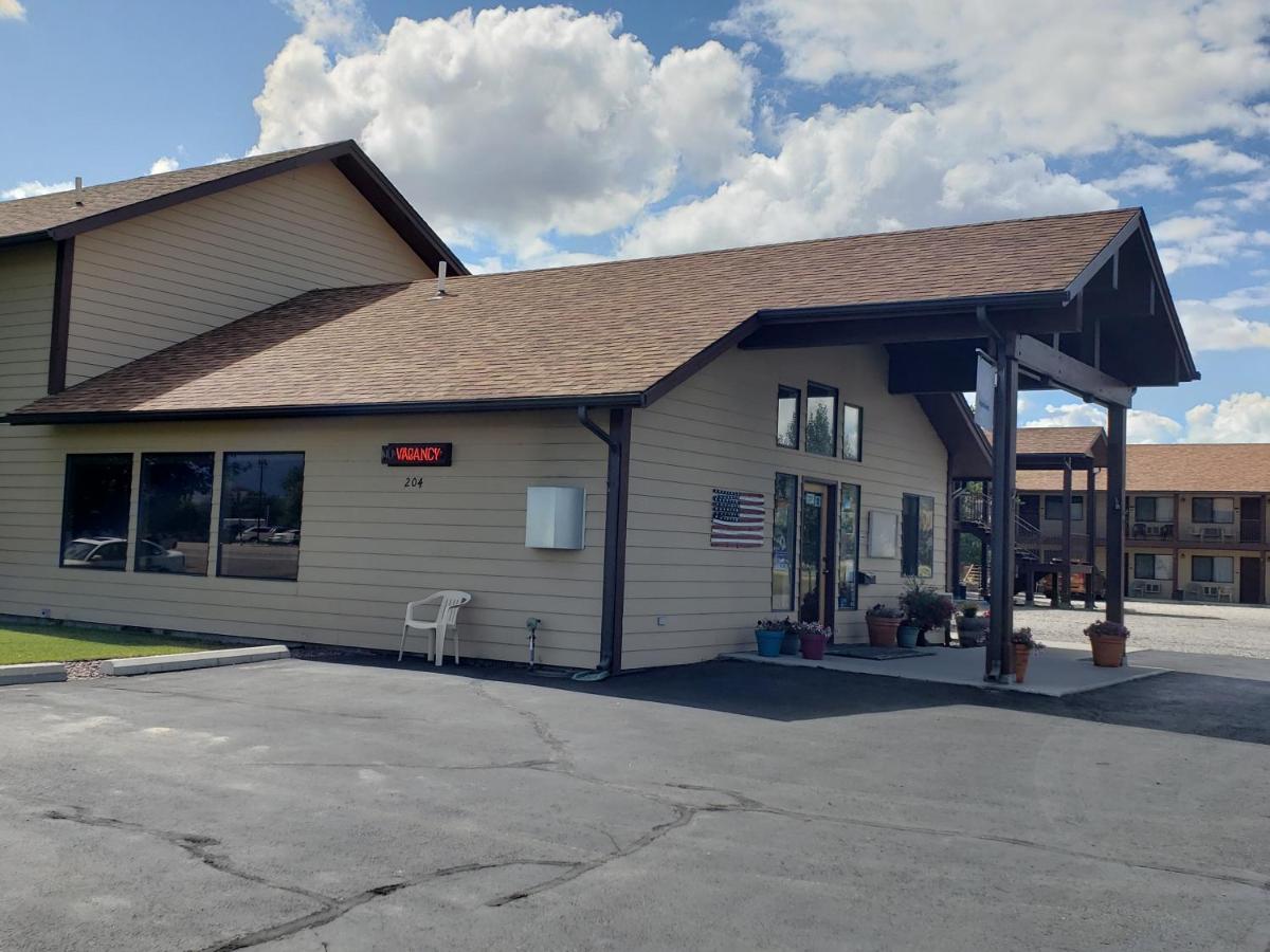 | Red Bear Inn