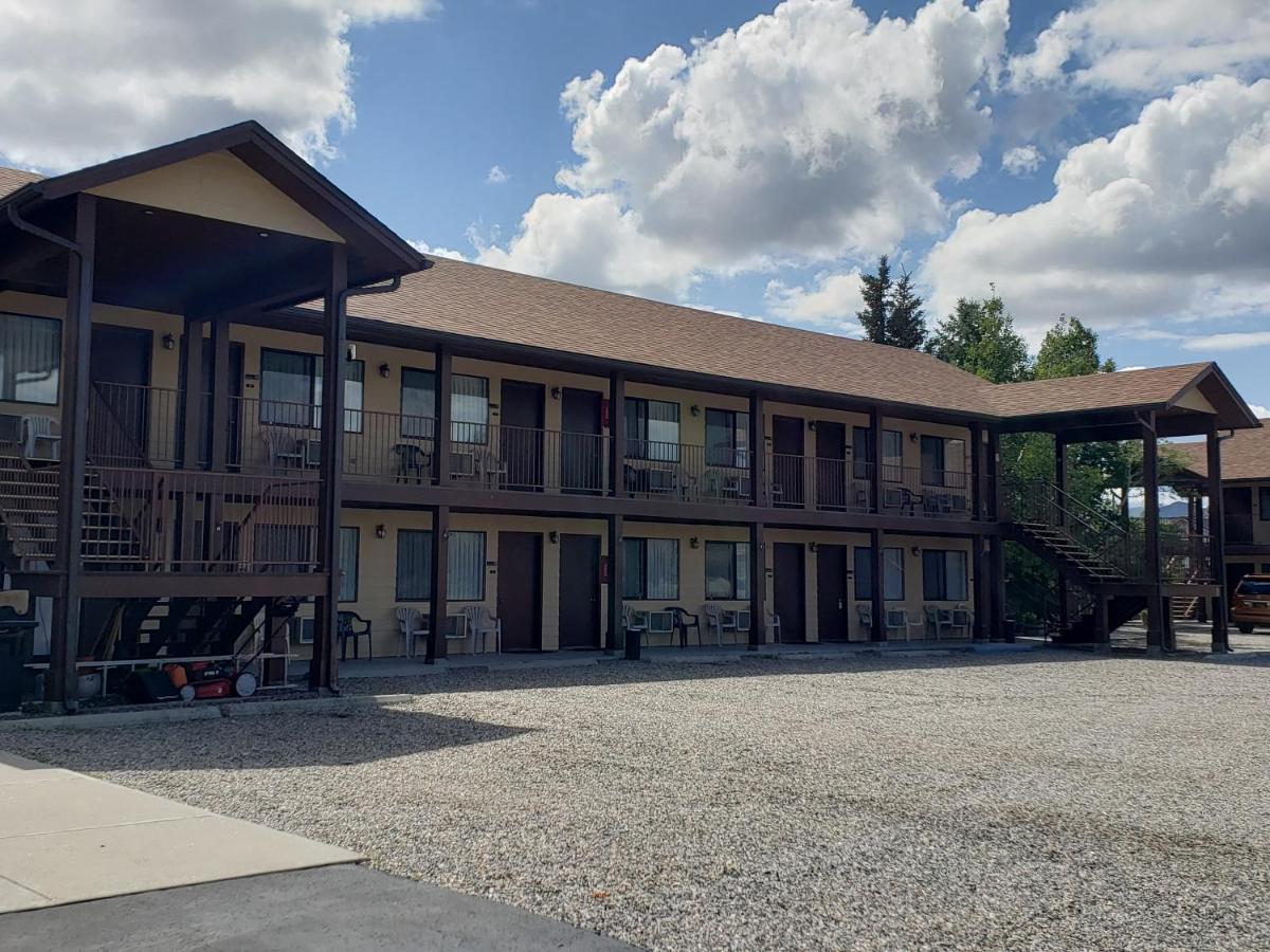| Red Bear Inn