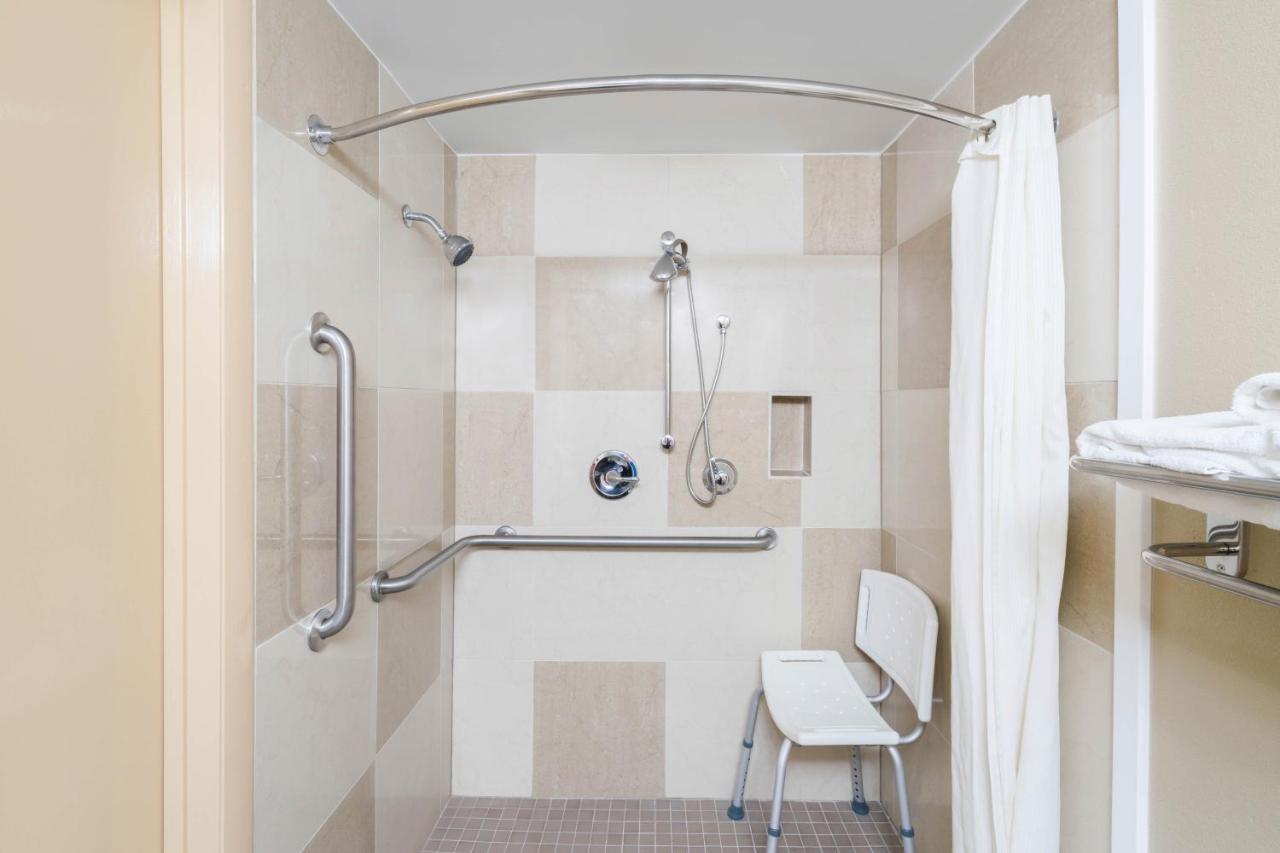King Room - Mobility Access/Non-Smoking at Super 8 by Wyndham Raleigh North East