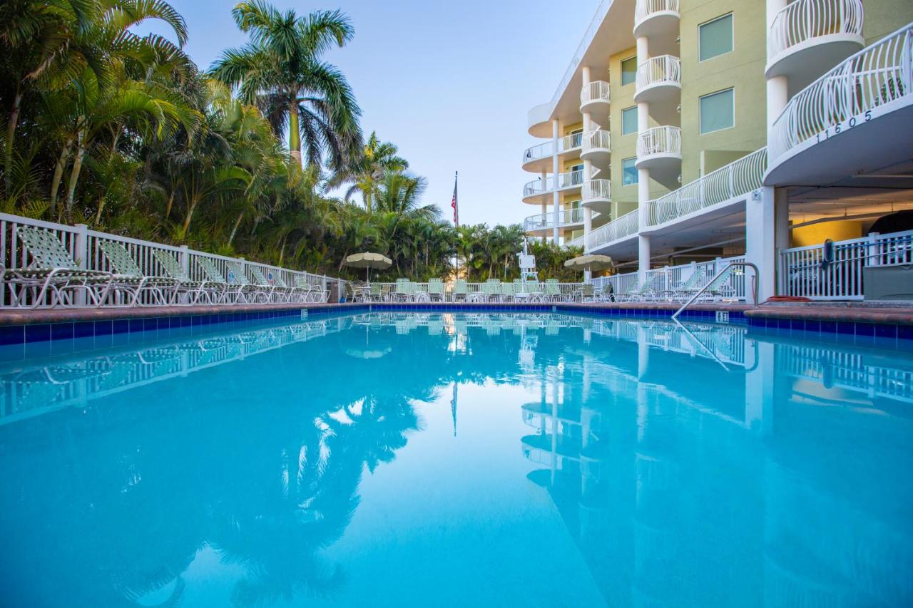 | Crystal Palms Beach Resort - No Resort Fees